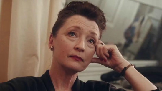 Lesley_manville
